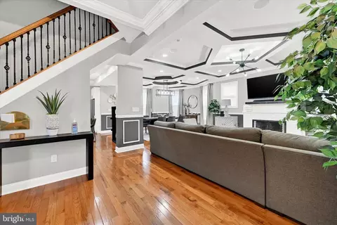 Entry Way - 3712 Sequoia Ave, Baltimore, MD 21215 photo 1 of 6