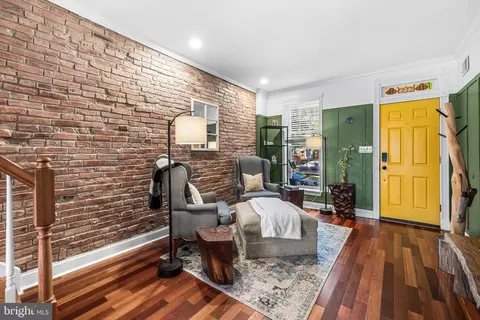 Entry Way - 1455 Andre St, Baltimore, MD 21230 photo 4 of 13