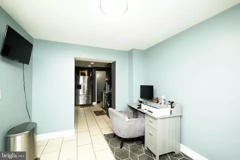 Entry Way - 6529 Hilltop Ave, Baltimore, MD 21206 photo 4 of 6