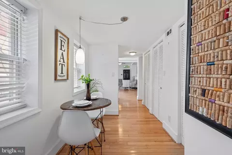 Entry Way - 1805 Fleet St, Baltimore, MD 21231 photo 4 of 7
