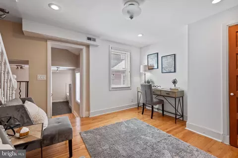 Entry Way - 1805 Fleet St, Baltimore, MD 21231 photo 7 of 7