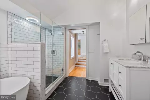 Bath - 1805 Fleet St, Baltimore, MD 21231 photo 3 of 4