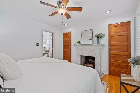 Bedroom - 1805 Fleet St, Baltimore, MD 21231 photo 4 of 7