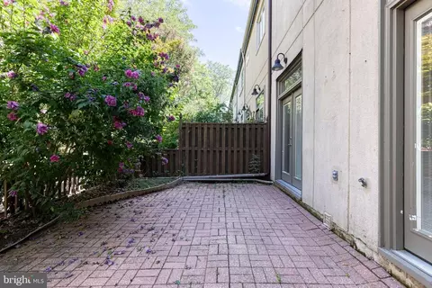 Exterior - 214 Grindall St, Baltimore, MD 21230 photo 4 of 8