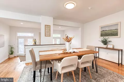 Dining - 214 Grindall St, Baltimore, MD 21230 photo 2 of 7