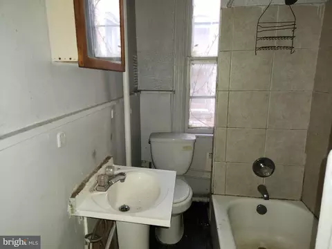 Bath - 2115 Walbrook Ave, Baltimore, MD 21217 photo 2 of 2