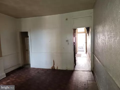 Entry Way - 2115 Walbrook Ave, Baltimore, MD 21217 photo 4 of 4