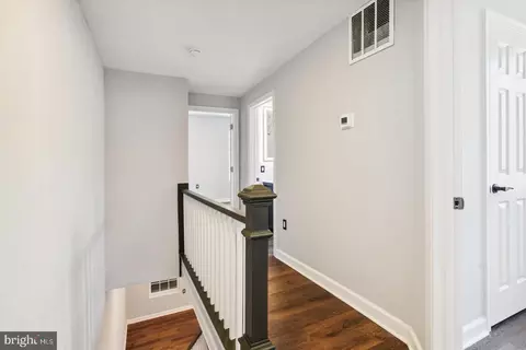Entry Way - 436 E Patapsco Ave, Baltimore, MD 21225 photo 4 of 7