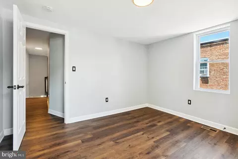 Entry Way - 436 E Patapsco Ave, Baltimore, MD 21225 photo 6 of 7