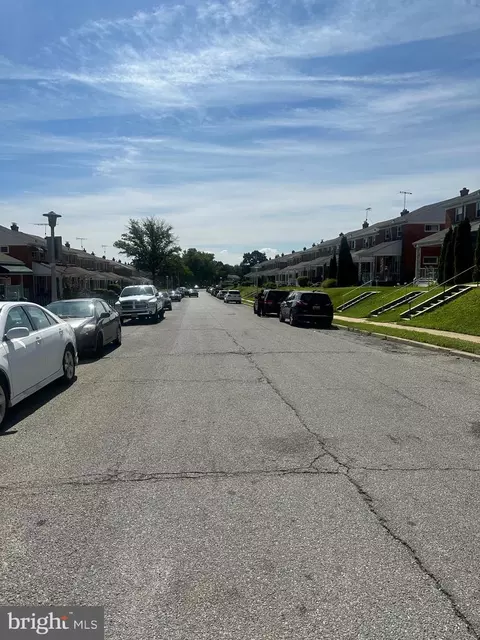 529 Brisbane Rd, Baltimore, MD 21229 photo 2