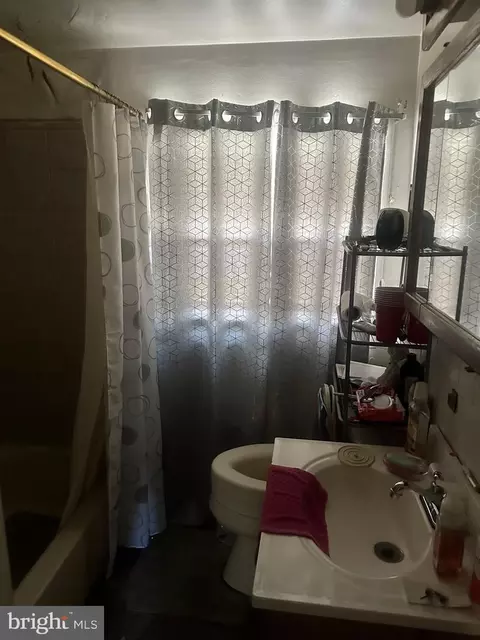 529 Brisbane Rd, Baltimore, MD 21229 photo 6