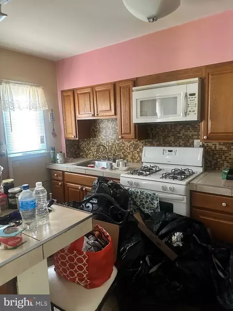 529 Brisbane Rd, Baltimore, MD 21229 photo 3