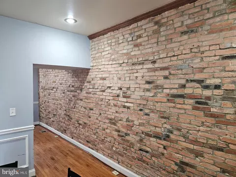 Entry Way - 1122 Myrtle Ave, Baltimore, MD 21201 photo 2 of 6