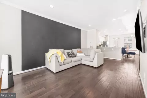 Living - 810 S Macon St, Baltimore, MD 21224 photo 1 of 1