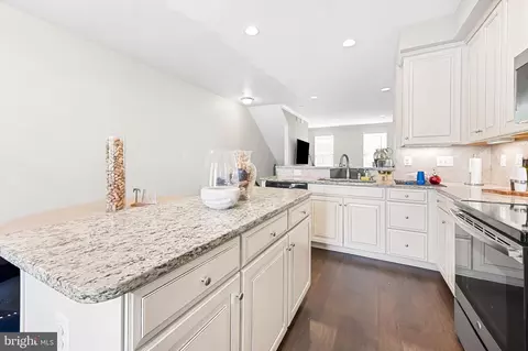 Kitchen - 810 S Macon St, Baltimore, MD 21224 photo 2 of 4