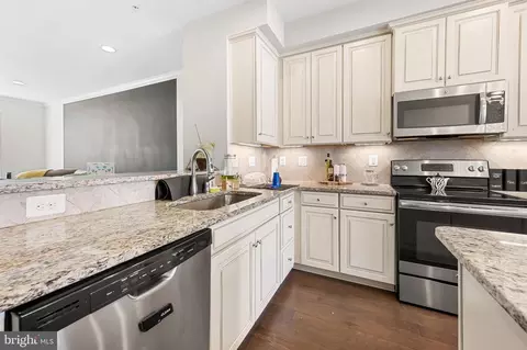 Kitchen - 810 S Macon St, Baltimore, MD 21224 photo 3 of 4