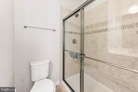 Bath - 810 S Macon St, Baltimore, MD 21224 photo 2 of 2