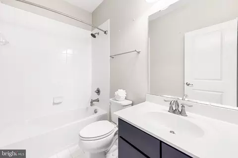 Entry Way - 810 S Macon St, Baltimore, MD 21224 photo 6 of 7