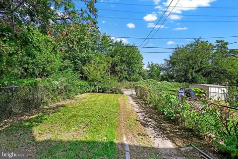 Exterior - 2804 E Federal St, Baltimore, MD 21213 photo 3 of 3