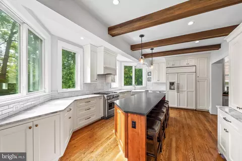 Kitchen - 7 Midvale Rd, Baltimore, MD 21210 photo 4 of 6