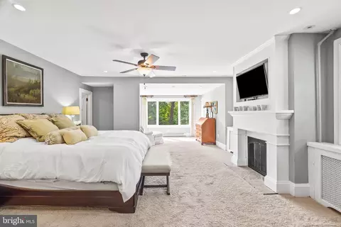 Bedroom - 7 Midvale Rd, Baltimore, MD 21210 photo 1 of 10
