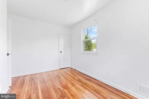 Bedroom - 4720 Glenarm Ave, Baltimore, MD 21206 photo 4 of 4