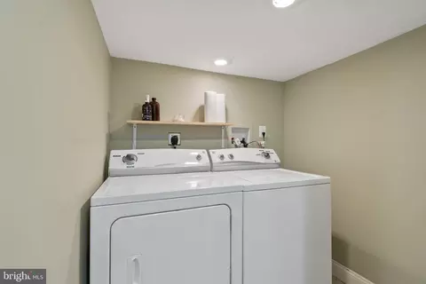 928 E Lake Ave, Baltimore, MD 21212 photo 32