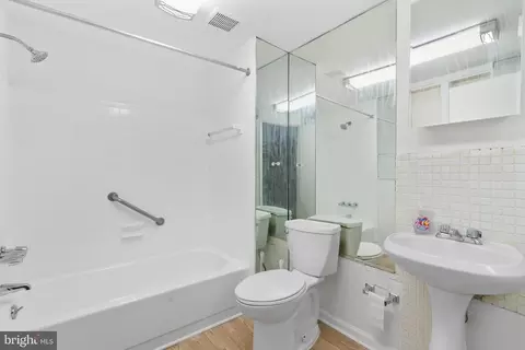 541 Mosher St, Baltimore, MD 21217 photo 9