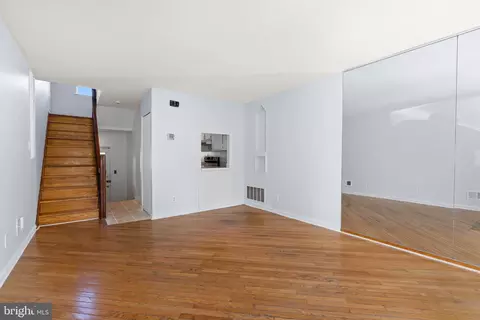 541 Mosher St, Baltimore, MD 21217 photo 3