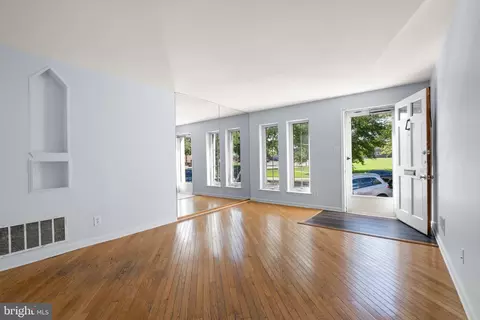 541 Mosher St, Baltimore, MD 21217 photo 4