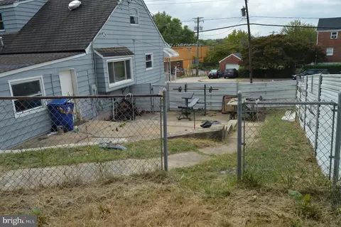Exterior - 4622 Bowleys Ln, Baltimore, MD 21206 photo 7 of 7