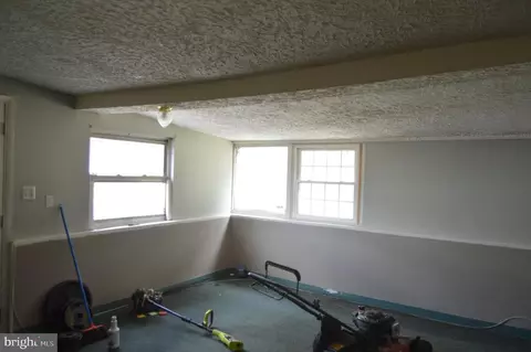 Living - 4622 Bowleys Ln, Baltimore, MD 21206 photo 3 of 6