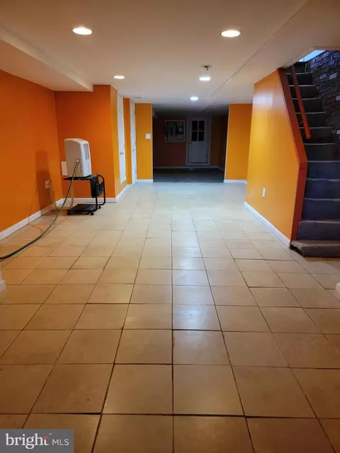 Entry Way - 2700 Pelham Ave, Baltimore, MD 21213 photo 1 of 1