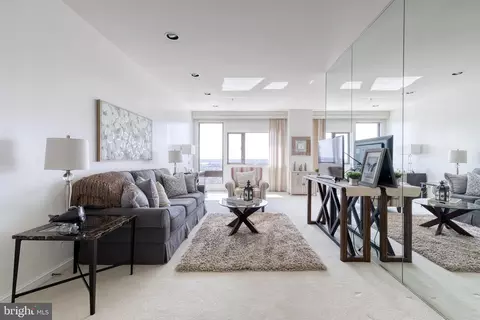 10 E Lee St #2303, Baltimore, MD 21202 photo 2