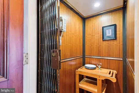 Entry Way - 206 E Montgomery St, Baltimore, MD 21230 photo 7 of 10