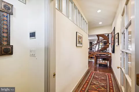 Entry Way - 206 E Montgomery St, Baltimore, MD 21230 photo 2 of 10