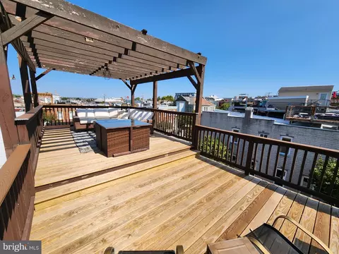 Exterior - 3109 Fleet St, Baltimore, MD 21224 photo 9 of 19