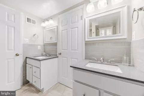 Bath - 843 Mchenry St, Baltimore, MD 21230 photo 3 of 5