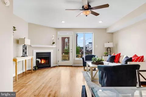 Living - 843 Mchenry St, Baltimore, MD 21230 photo 1 of 5