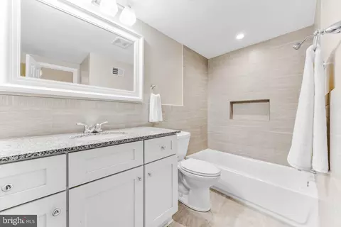 Bath - 843 Mchenry St, Baltimore, MD 21230 photo 4 of 5