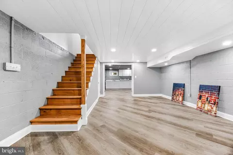 Entry Way - 843 Mchenry St, Baltimore, MD 21230 photo 5 of 11
