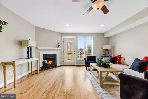 Living - 843 Mchenry St, Baltimore, MD 21230 photo 2 of 5