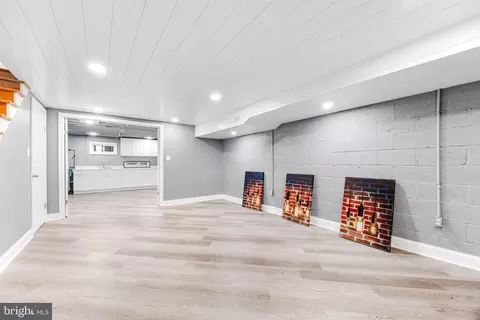 Entry Way - 843 Mchenry St, Baltimore, MD 21230 photo 6 of 11