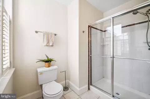 Bath - 5 N Luzerne Ave, Baltimore, MD 21224 photo 1 of 3