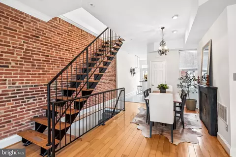 Entry Way - 5 N Luzerne Ave, Baltimore, MD 21224 photo 1 of 5