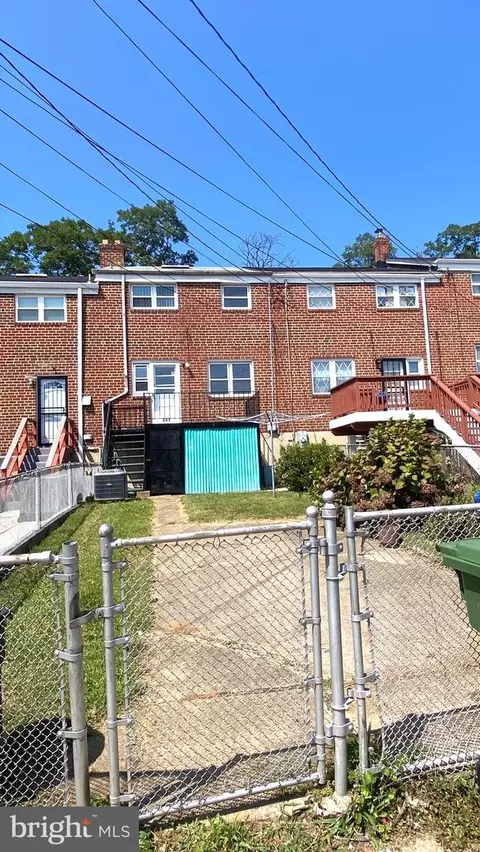 Exterior - 641 S Wickham Rd, Baltimore, MD 21229 photo 1 of 1