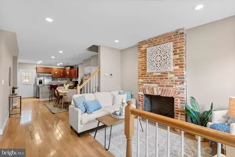 127 Cross St E, Baltimore, MD 21230 photo 2