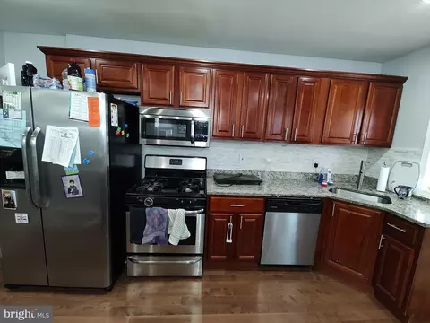 Entry Way - 3903 Rosecrest Ave, Baltimore, MD 21215 photo 1 of 7