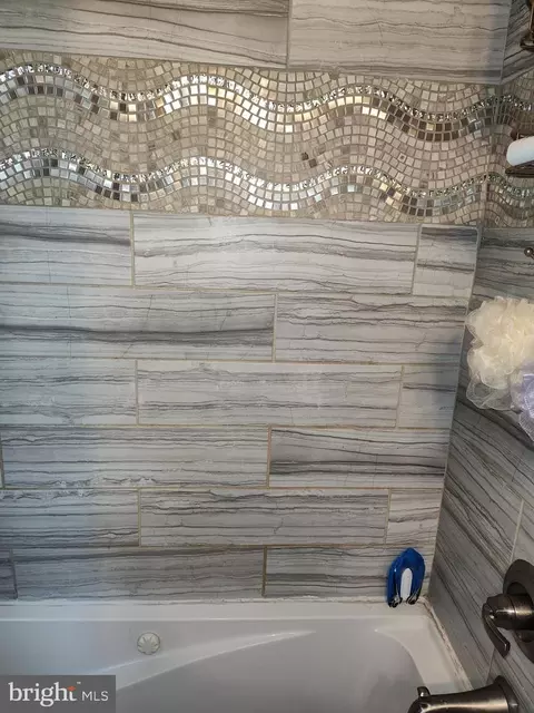 Bath - 3903 Rosecrest Ave, Baltimore, MD 21215 photo 1 of 4