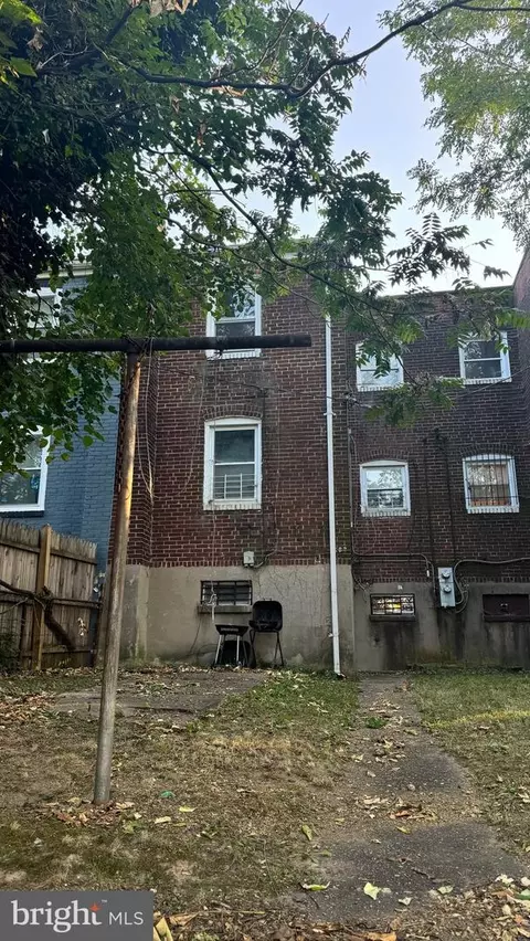 Exterior - 802 E Jeffrey St, Baltimore, MD 21225 photo 2 of 2